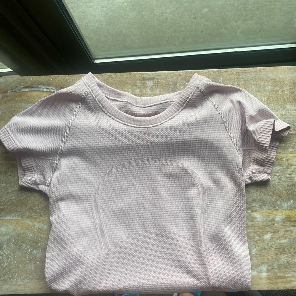 Lululemon tshirt